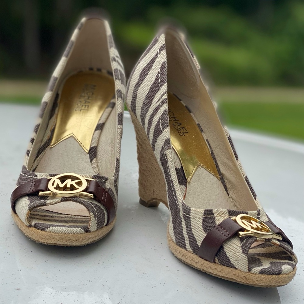 Michael Kors Brown and Cream Peep-Toe Heels